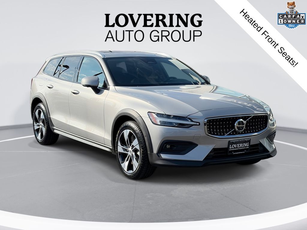 2025 VOLVO V60CC