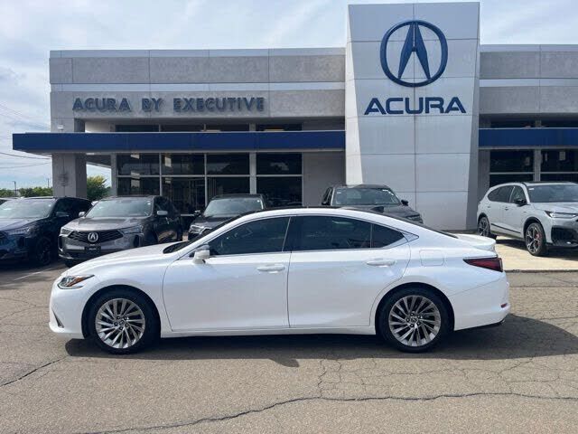 2020 LEXUS ES