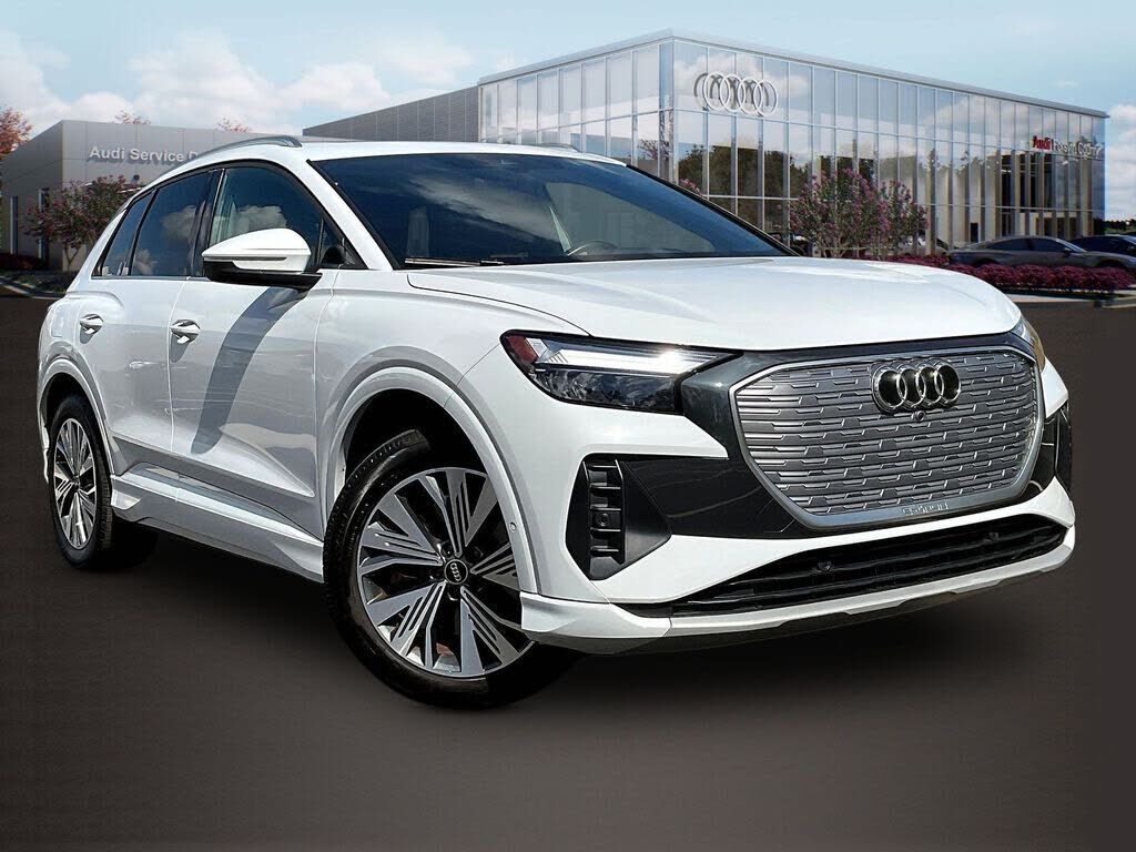 2023 AUDI Q4