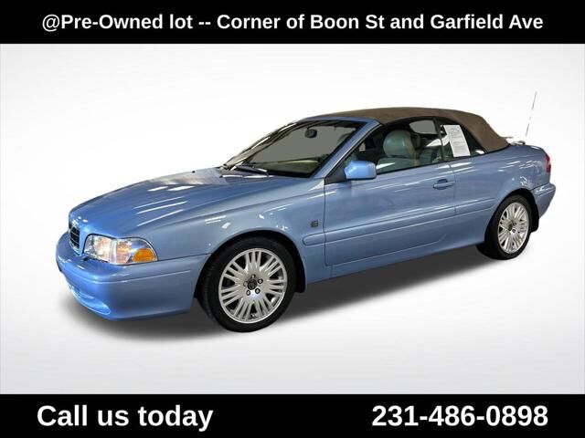 2004 VOLVO C70