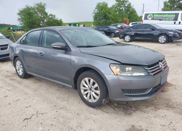 2012 VOLKSWAGEN Passat