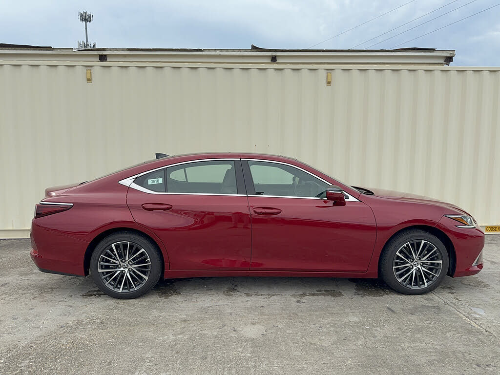 2025 Lexus ES