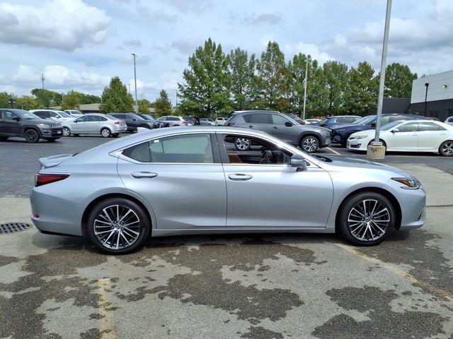 2022 Lexus ES