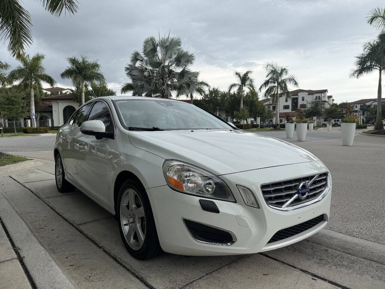 2013 VOLVO S60