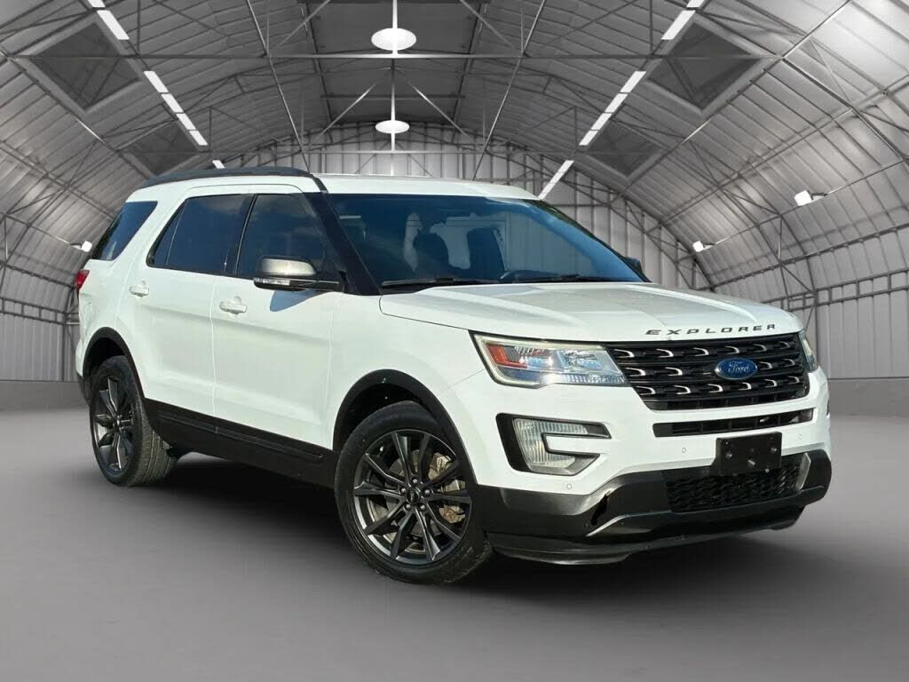 2017 FORD Explorer