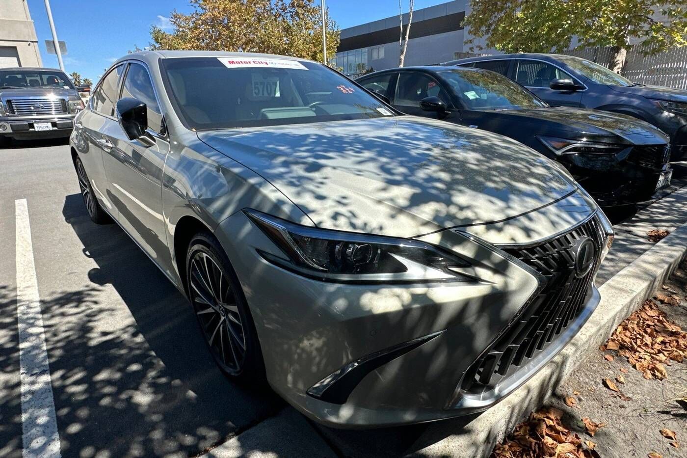 2025 Lexus ES