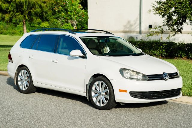 2010 VOLKSWAGEN Jetta Wagon