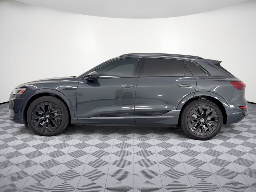 2024 Audi Q8