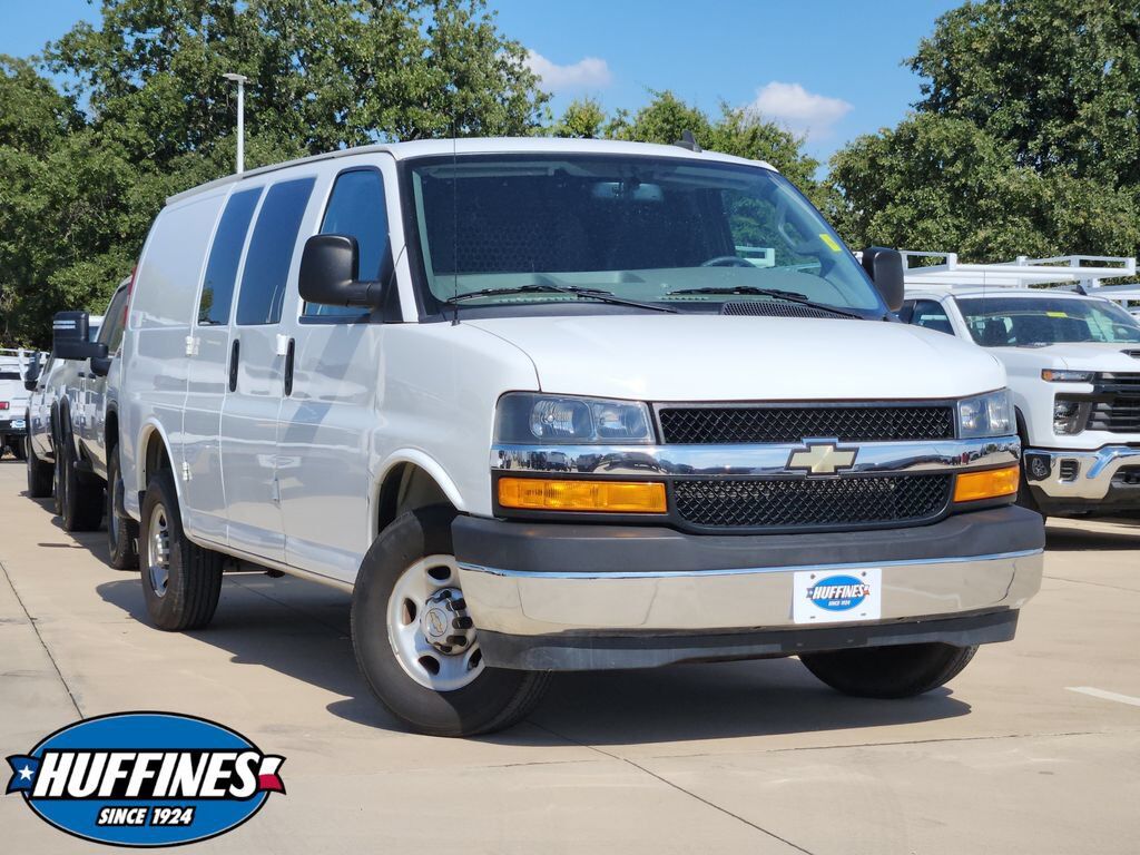 2023 CHEVROLET Express