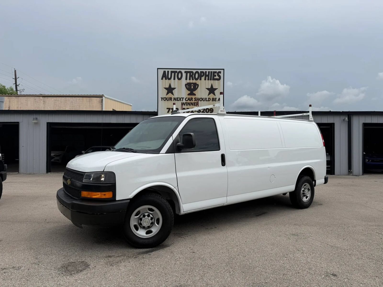 2022 CHEVROLET Express