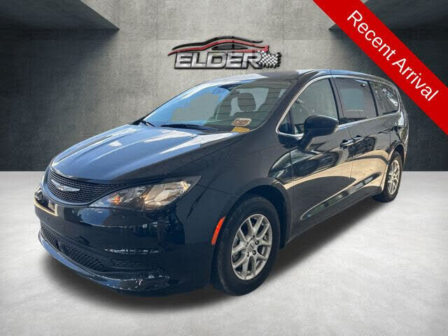 2023 CHRYSLER Voyager