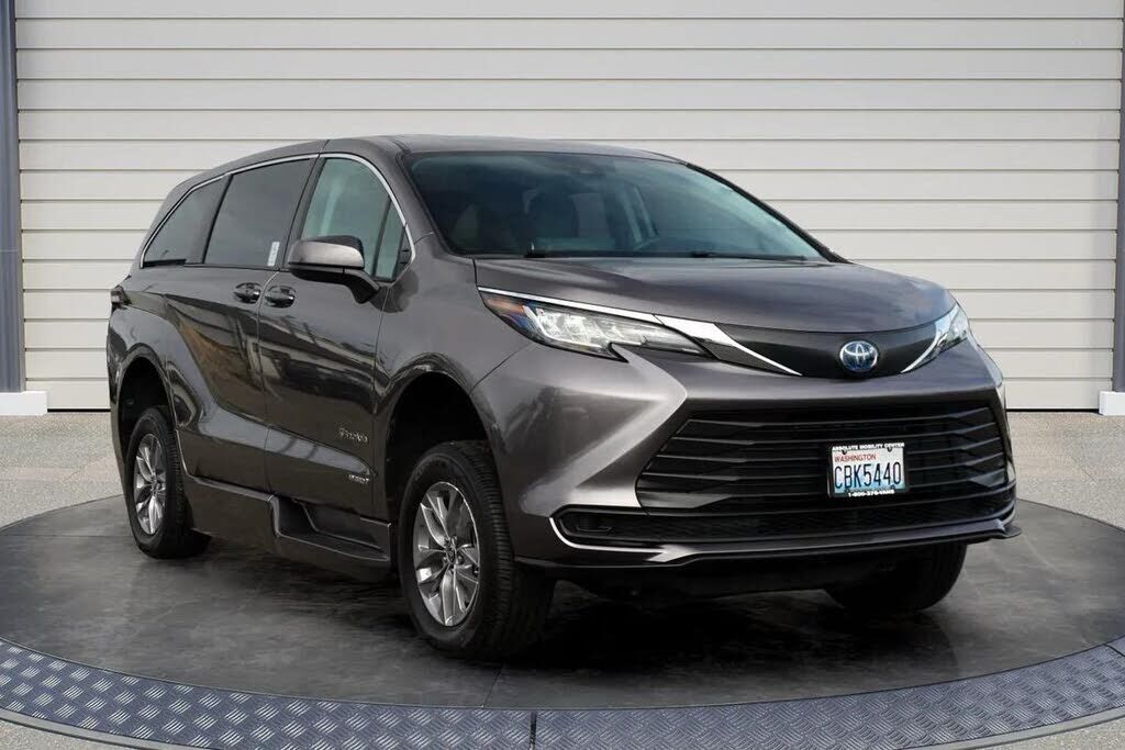 2021 TOYOTA Sienna