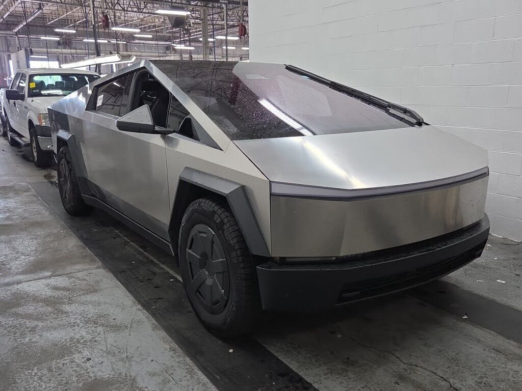 2024 TESLA Cybertruck