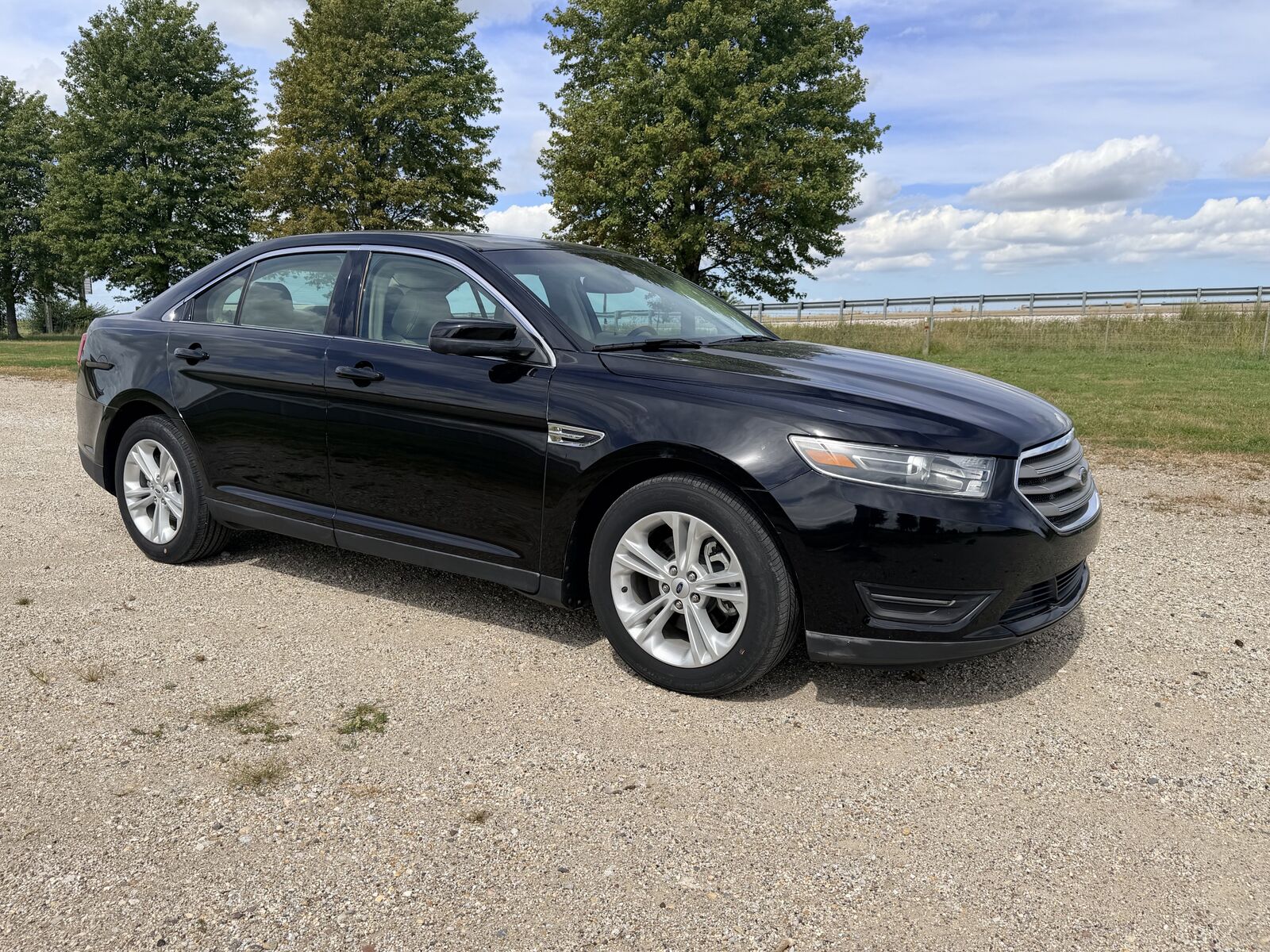 2016 FORD Taurus