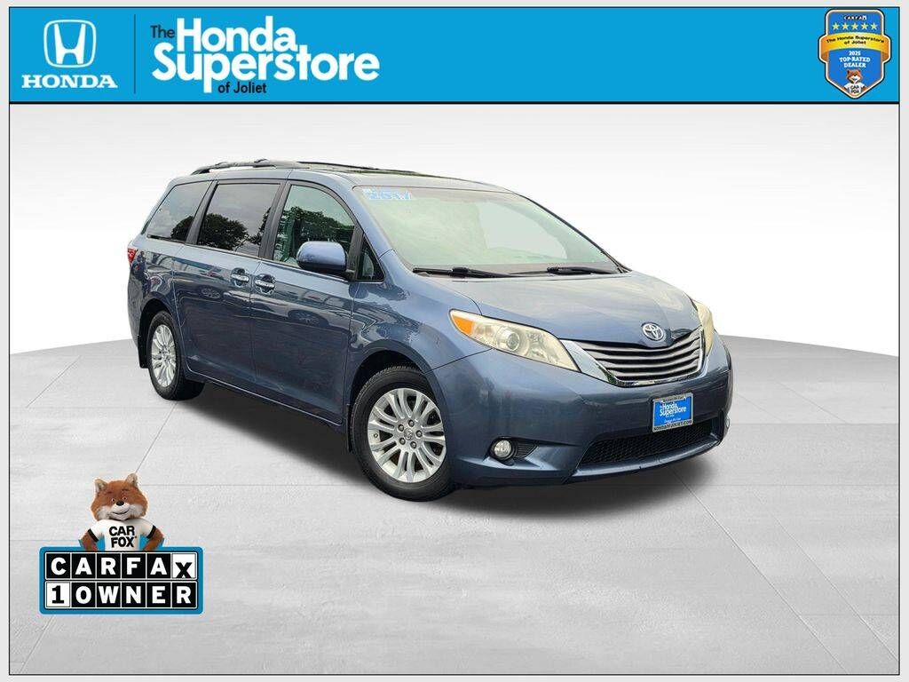 2017 TOYOTA Sienna