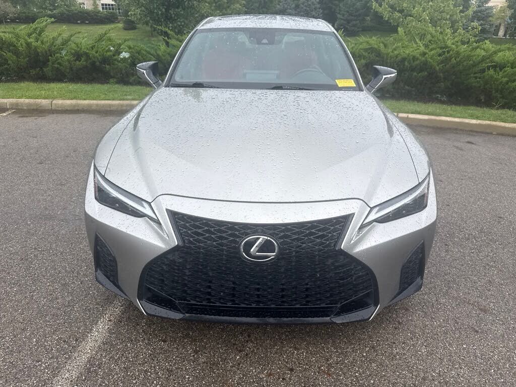 2022 Lexus IS
