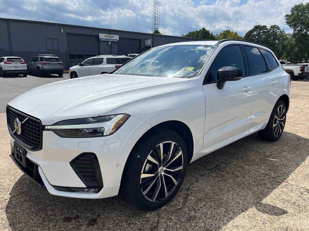 2025 VOLVO XC60