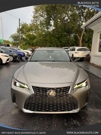 2021 Lexus IS