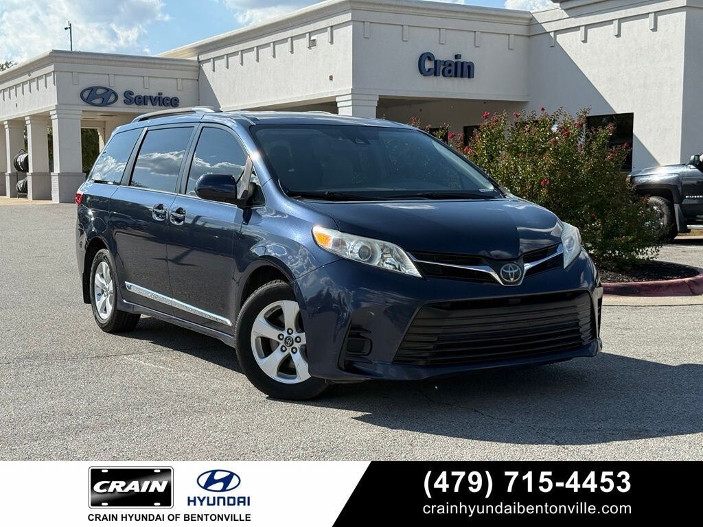 2018 TOYOTA Sienna