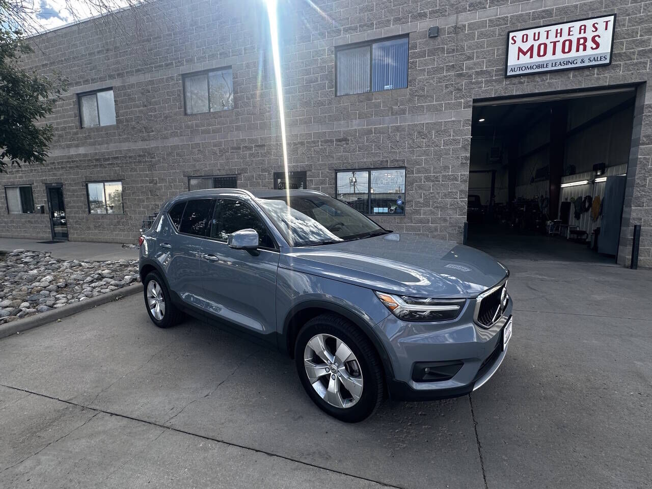 2021 VOLVO XC40