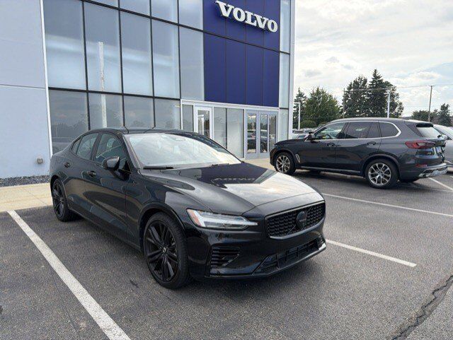 2024 VOLVO S60