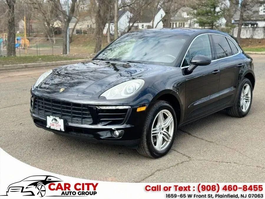2016 PORSCHE Macan