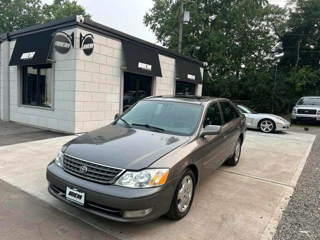 2004 TOYOTA Avalon