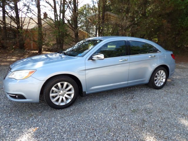 2013 CHRYSLER 200