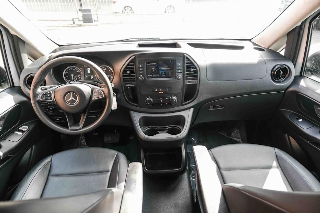 2023 Mercedes-Benz METRIS