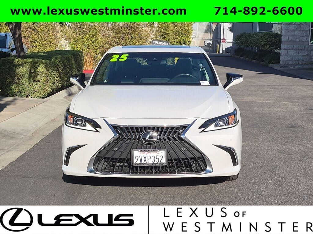 2025 Lexus ES