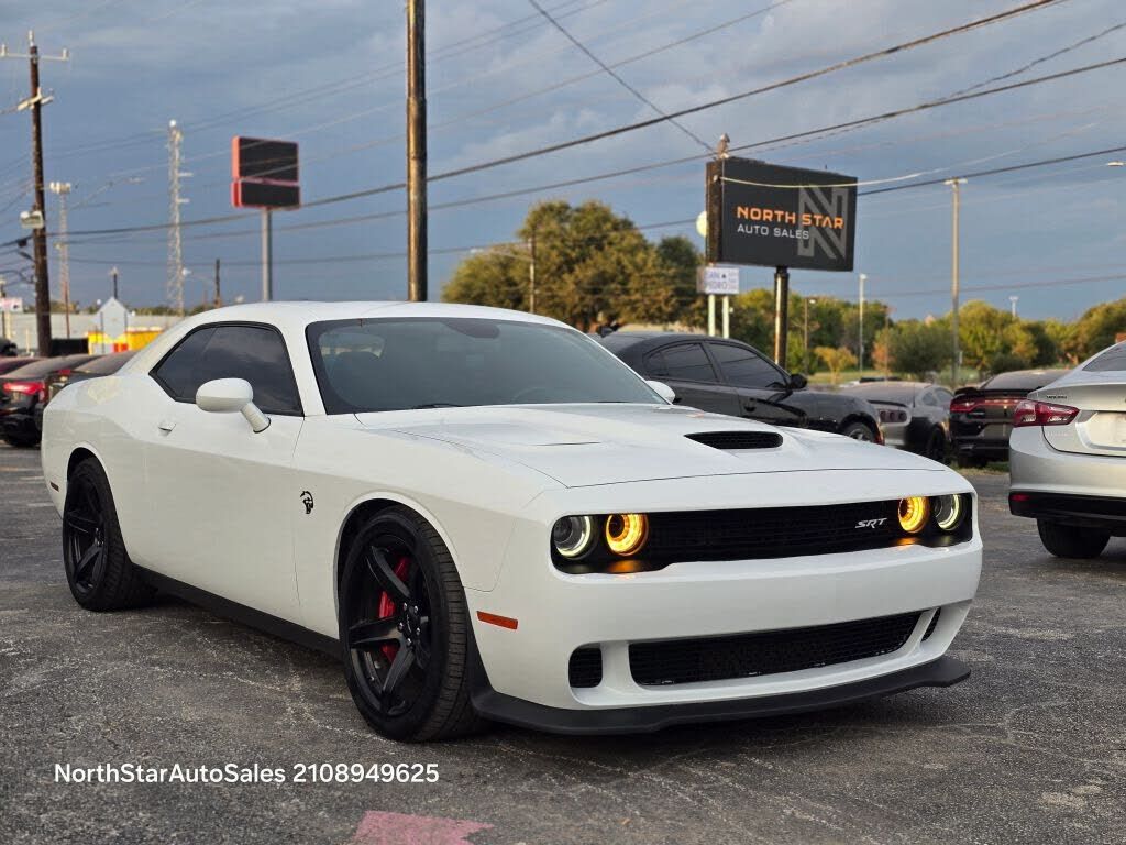 2017 DODGE Challenger