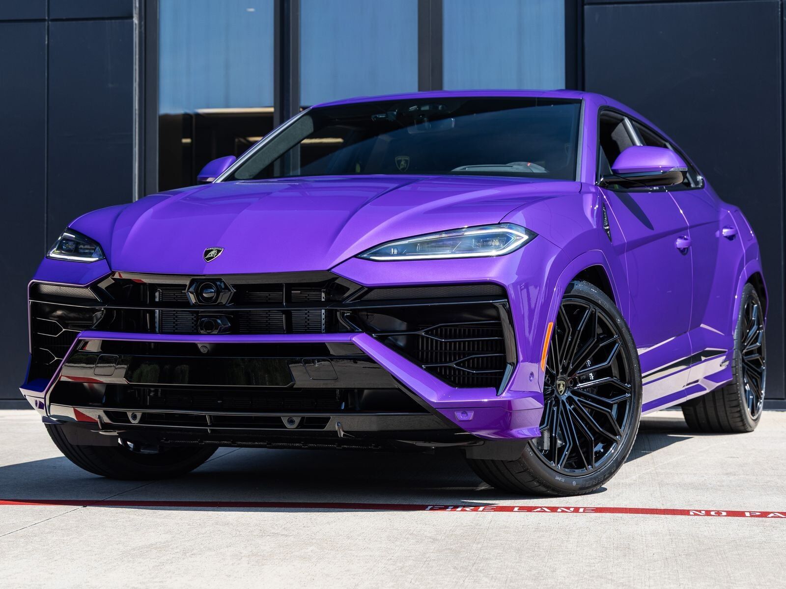 2026 LAMBORGHINI URUS