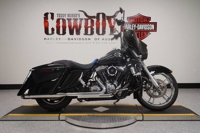 2011 HARLEY DAVIDSON Street Glide