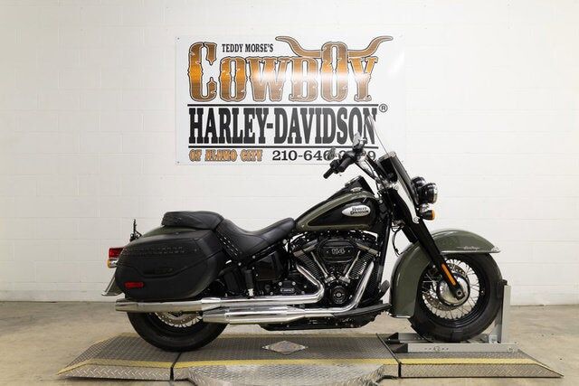2021 HARLEY DAVIDSON FLHCS / Heritage Classic 114