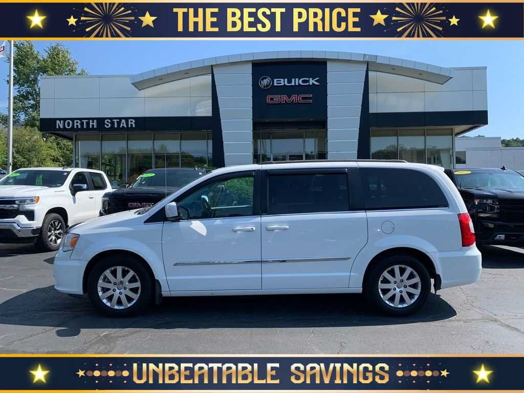 2013 CHRYSLER Town and Country