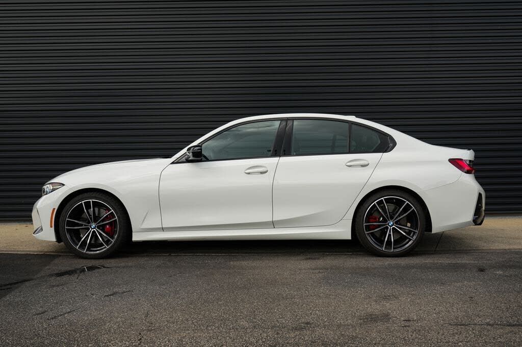 2023 BMW 330i