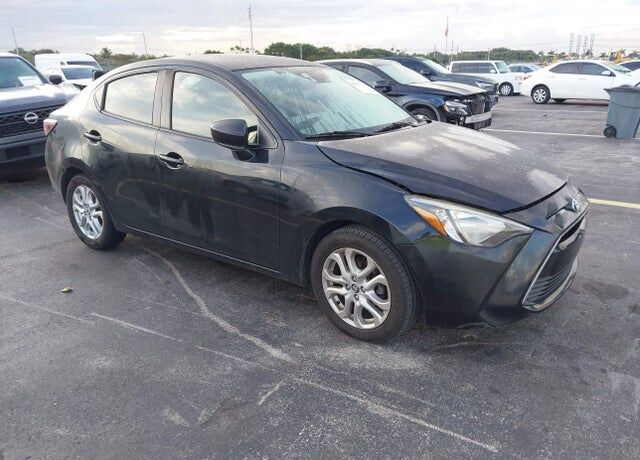 2017 TOYOTA Yaris