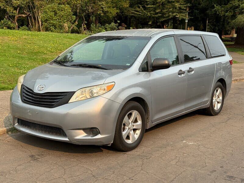 2017 TOYOTA Sienna