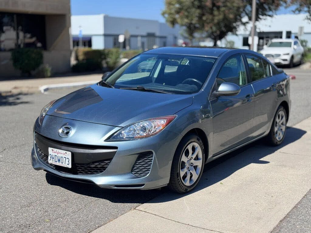 2013 MAZDA Mazda3