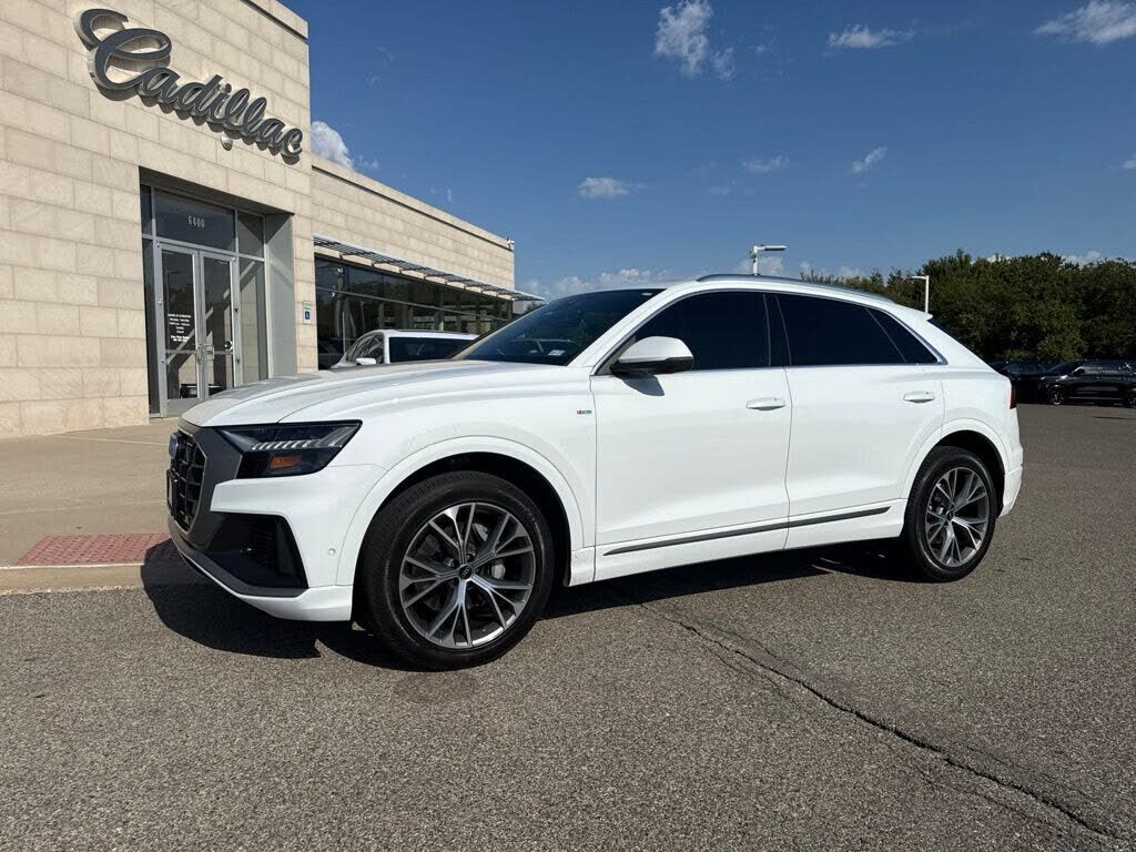 2023 AUDI Q8