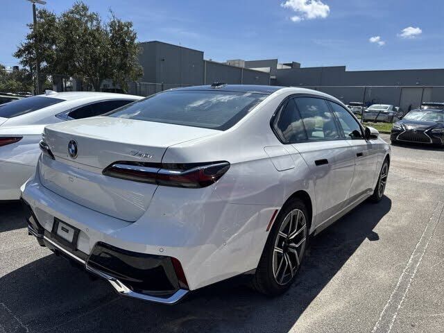 2026 BMW 740i