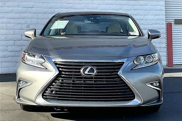 2018 Lexus ES