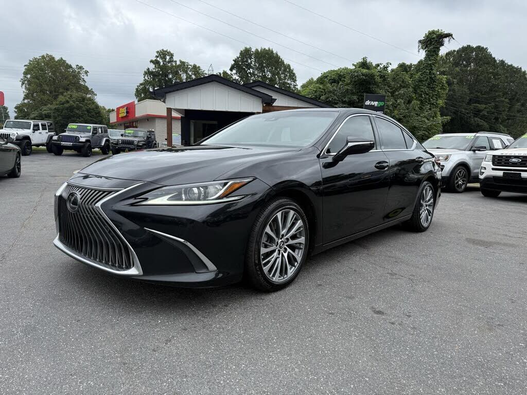 2020 LEXUS ES