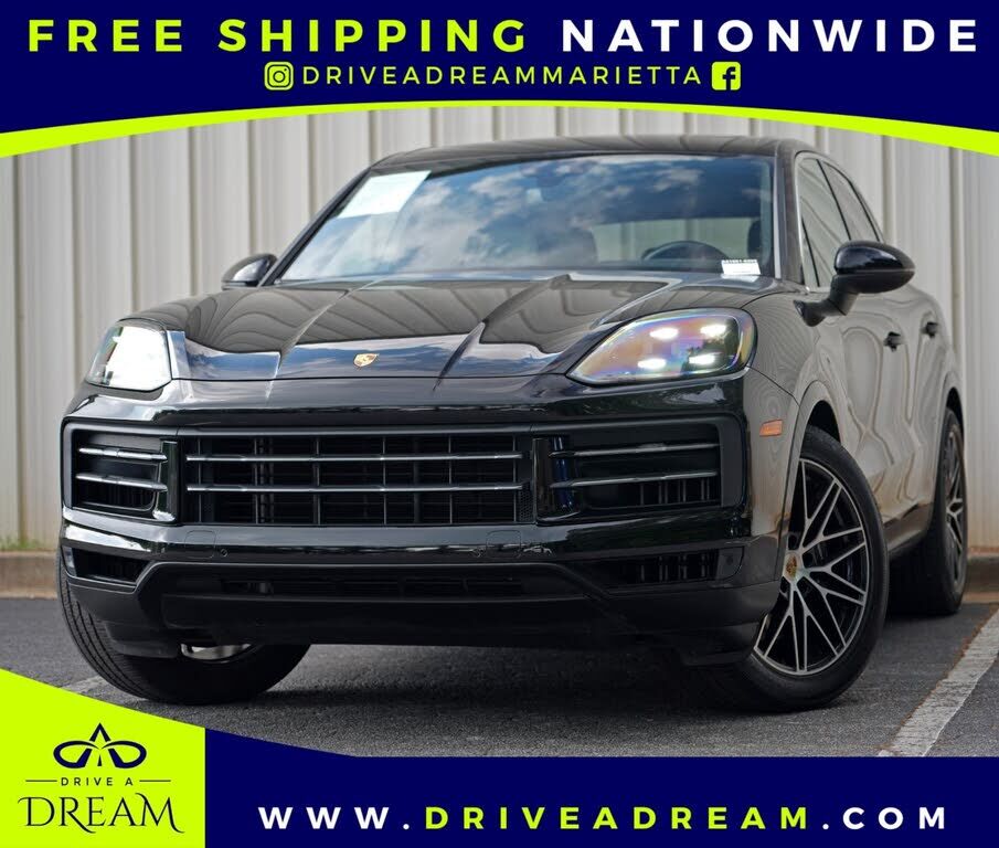 2024 PORSCHE Cayenne