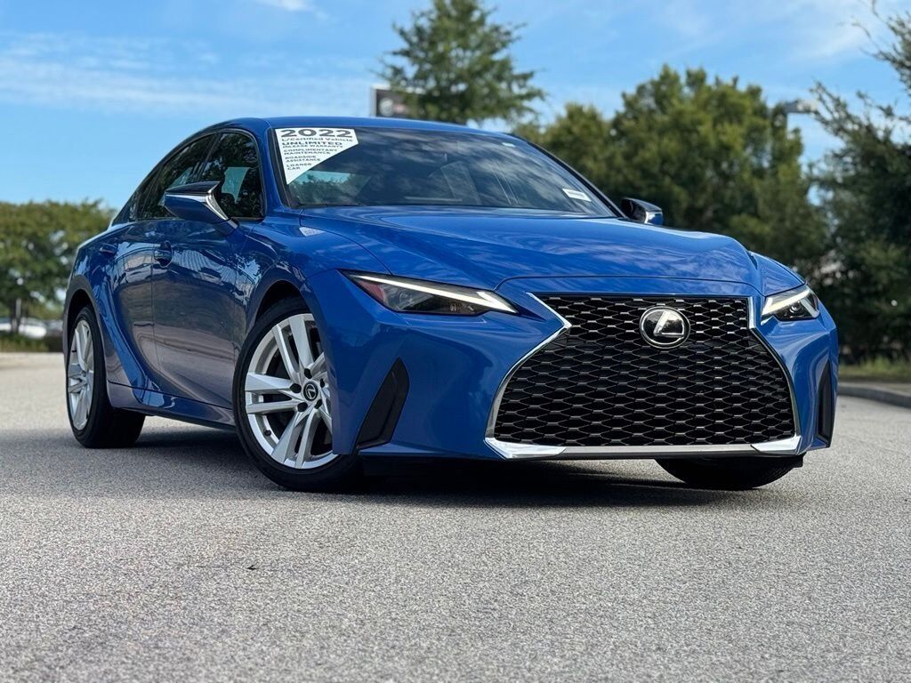 2022 Lexus IS