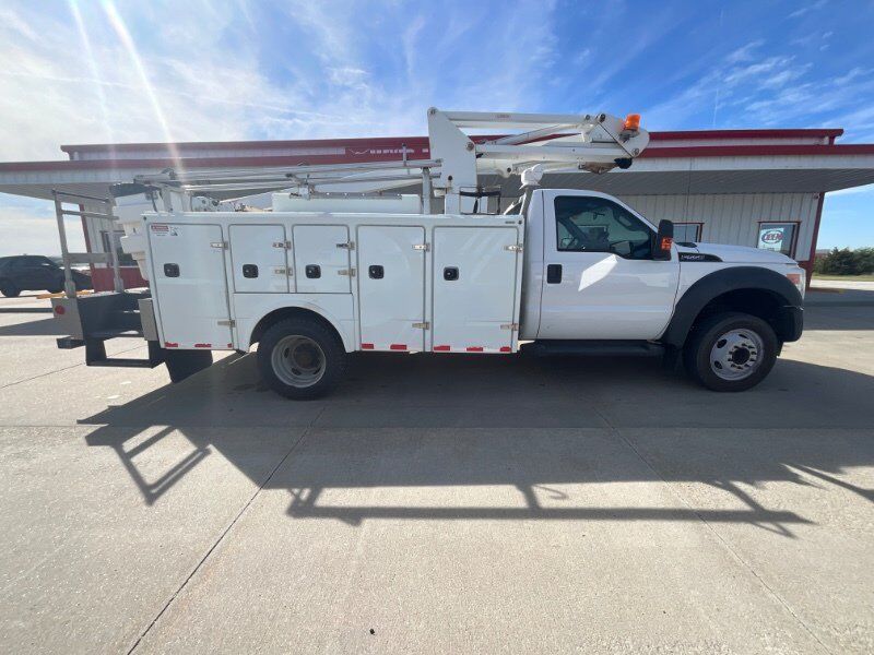2012 FORD F-550