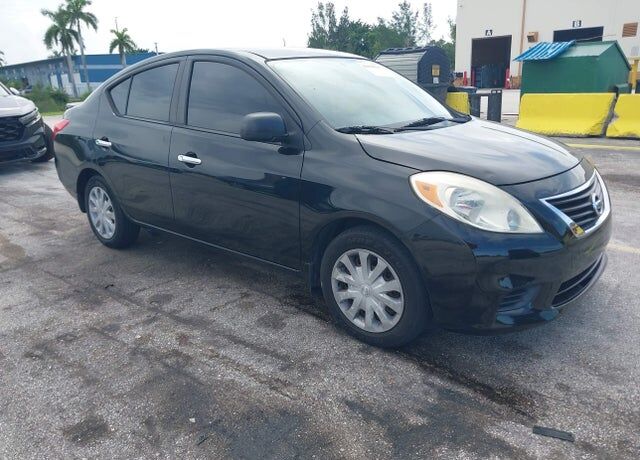 2013 NISSAN Versa