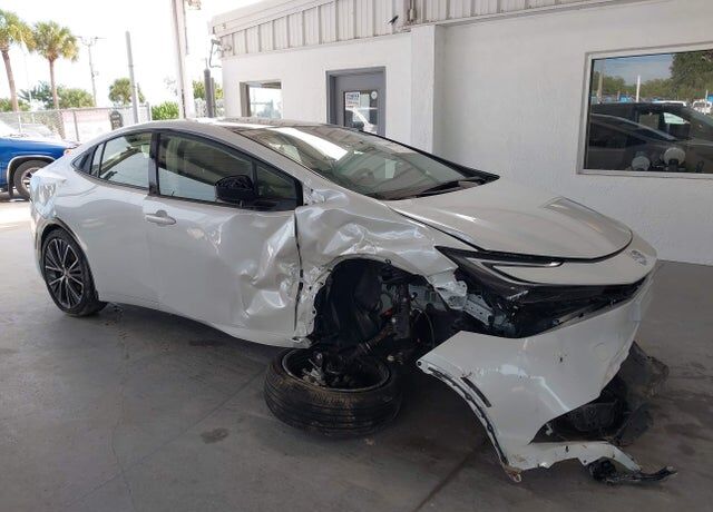 2024 TOYOTA PRIUS