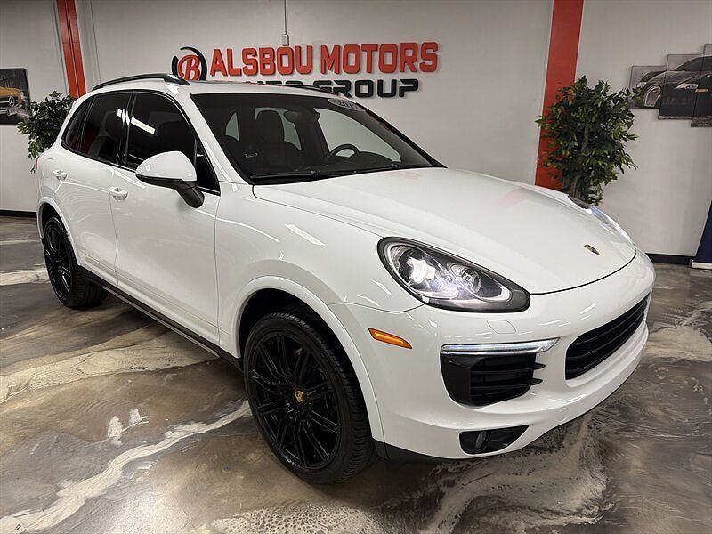 2017 PORSCHE Cayenne