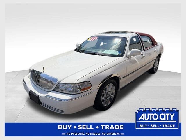 2004 LINCOLN Town Car